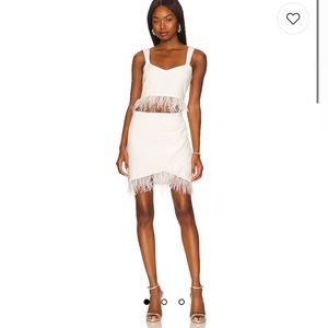 SAYLOR BENNI TOP AND SKIRT SET IN WEDDING WHITE SIZE MEDIUM OSTRICH FEATHERS